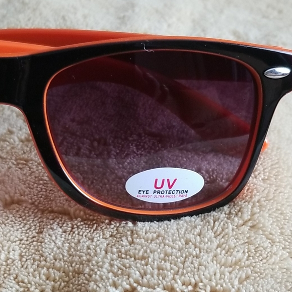 SUNGLASSES - Picture 5 of 5